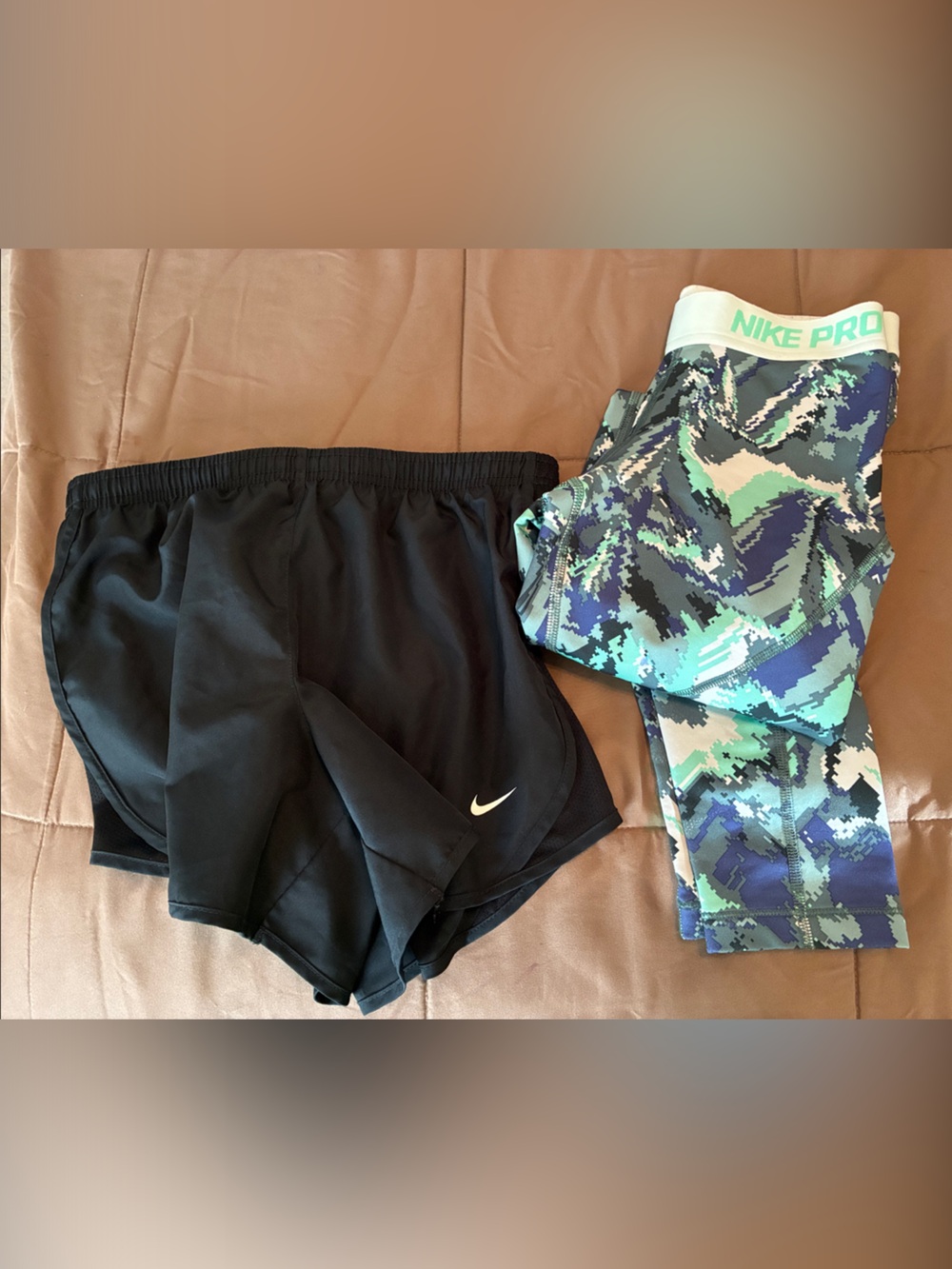 Nike Black Athletic Shorts & Nike Pro Multicolor Camo Leggings Size L